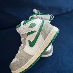 Jordan Kids Sneakers in Green and White